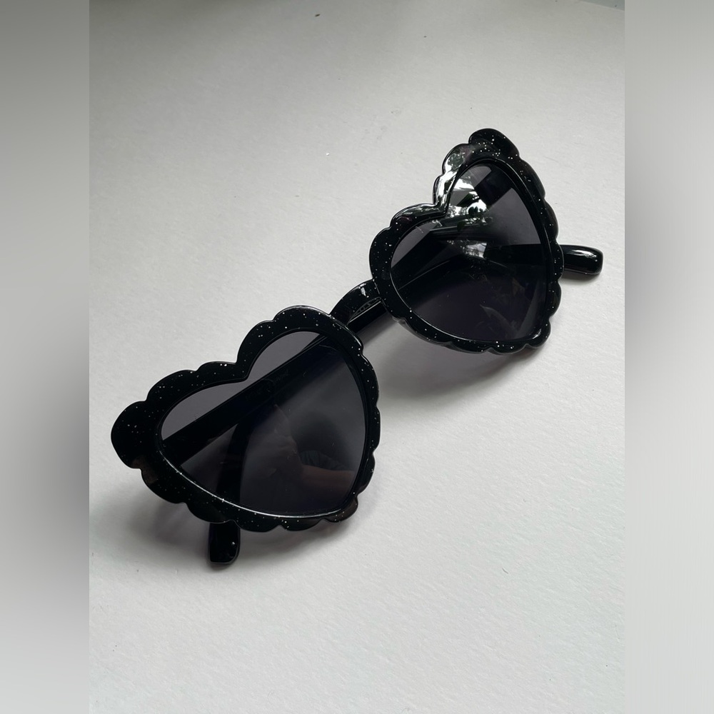 Betsey Johnson Black Glitter Sunglasses - Picture 2 of 8